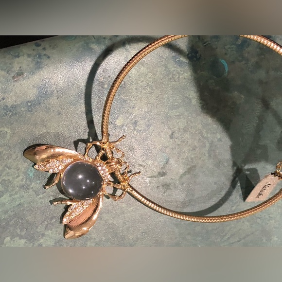 Natasha gold plated clear stone oversized bug pendant choker style necklace - Picture 6 of 10